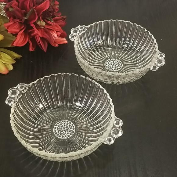 Anchor Hocking Clear Glass Ribbed Bowls - Picture 1 of 12